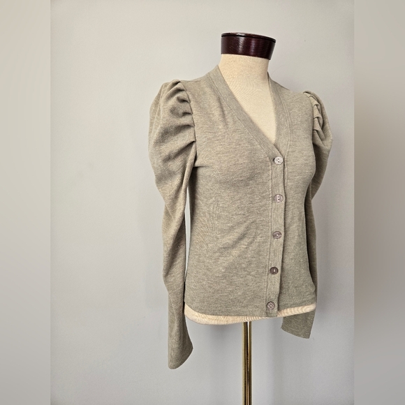 7 FOR ALL MANKIND Women's Puff Sleeve VNeck Creamy Grey Cardigan Sweater. Size S - Picture 2 of 12